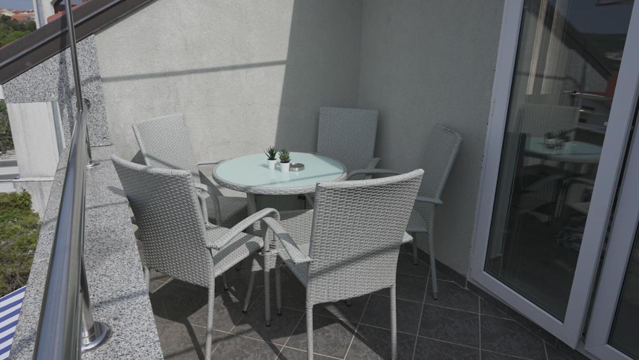 Apartments Bestak Krk Town Exterior foto
