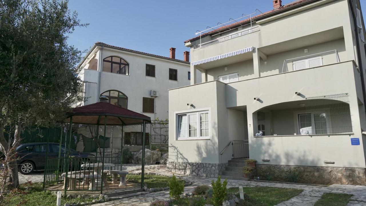 Apartments Bestak Krk Town Exterior foto