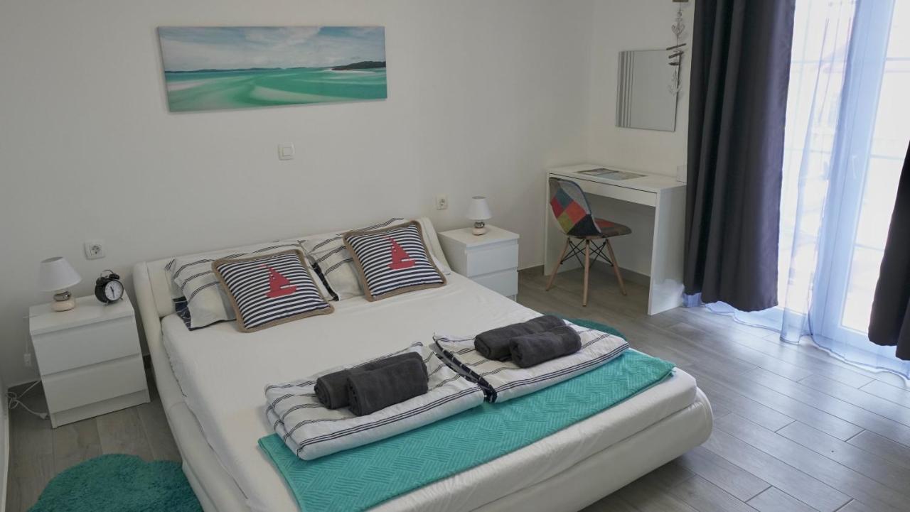 Apartments Bestak Krk Town Exterior foto