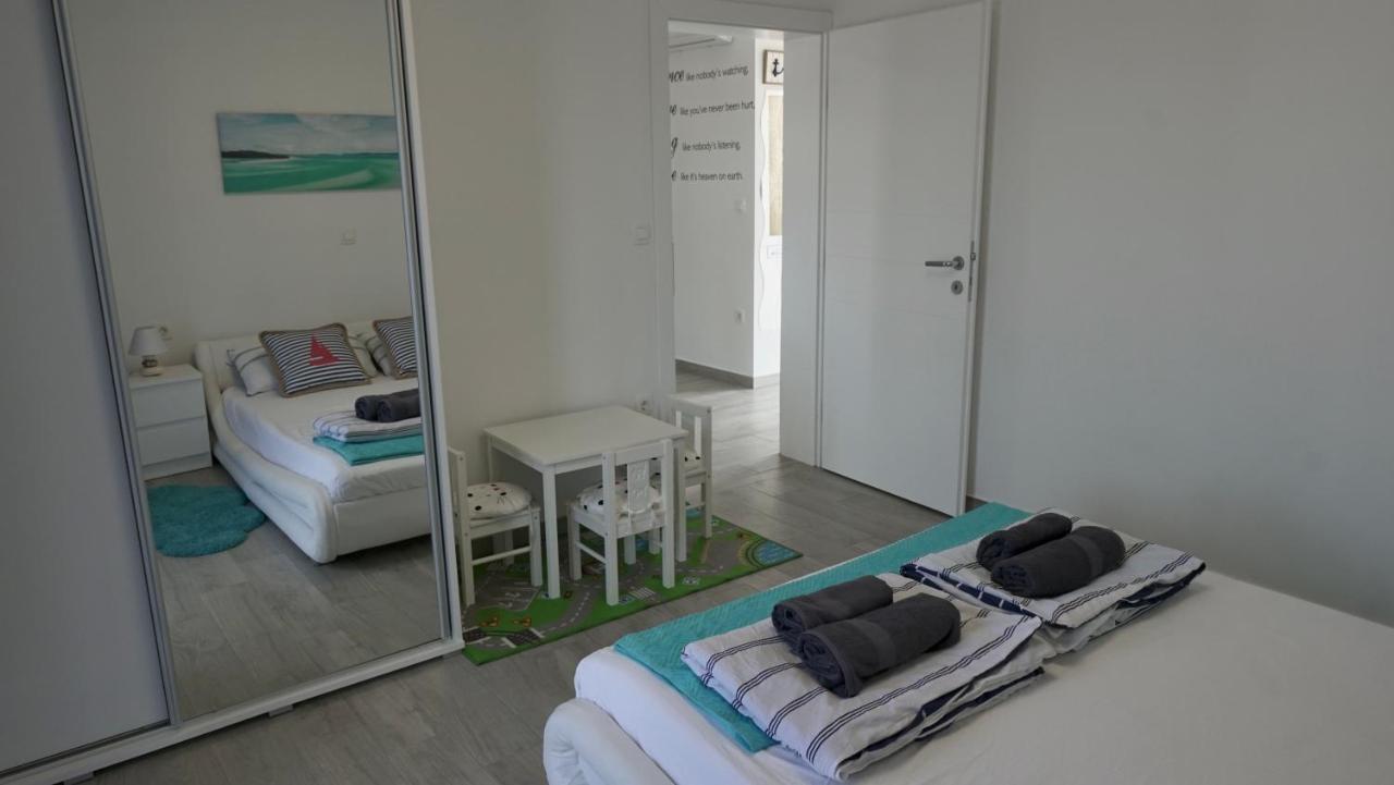 Apartments Bestak Krk Town Exterior foto