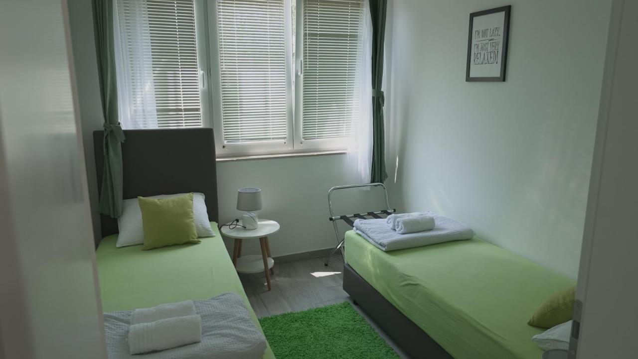Apartments Bestak Krk Town Exterior foto